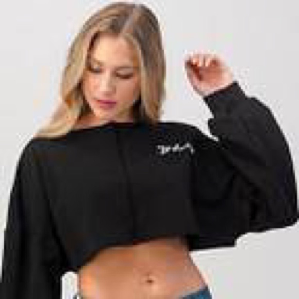 Black LongSleeve Crop Top